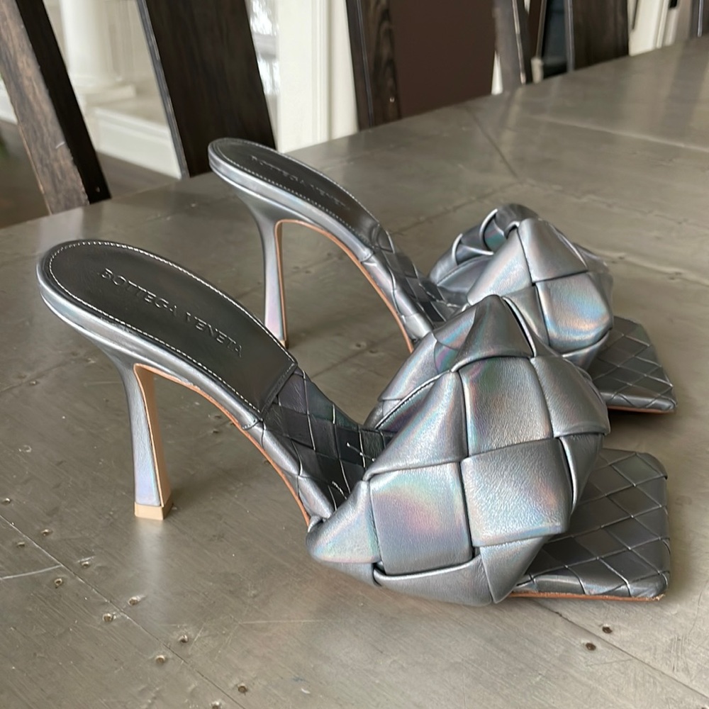 Bottega veneta oyster silver woven sandal stiletto pump sz 39c square toe